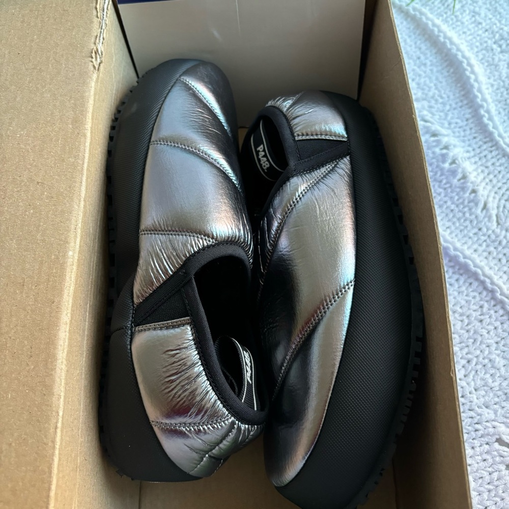 P448 Laby Silver Slip-On Sneakers Size : 38 or U.S size 7.5 - Picture 3 of 14